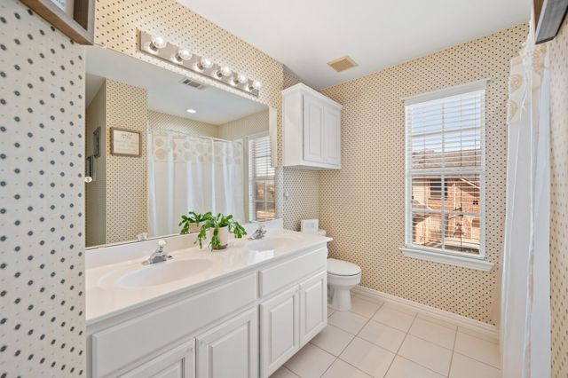 10 Meadow Ridge Drive, Trophy Club, TX 76262