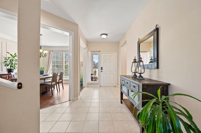 10 Meadow Ridge Drive, Trophy Club, TX 76262