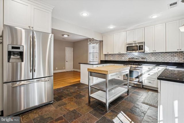 1114 21ST ST S, Arlington, VA 22202