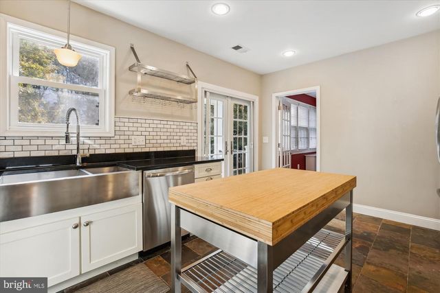 1114 21ST ST S, Arlington, VA 22202