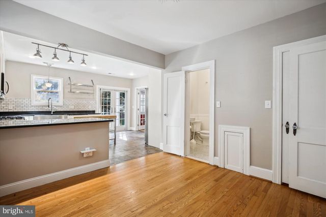 1114 21ST ST S, Arlington, VA 22202