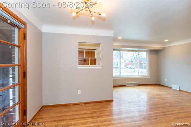 8501 Northfield Boulevard, Oak Park, MI 48237