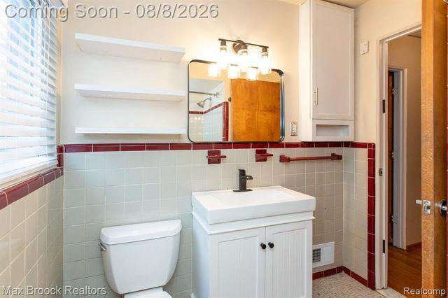 8501 Northfield Boulevard, Oak Park, MI 48237
