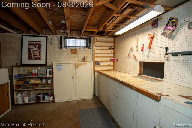 8501 Northfield Boulevard, Oak Park, MI 48237
