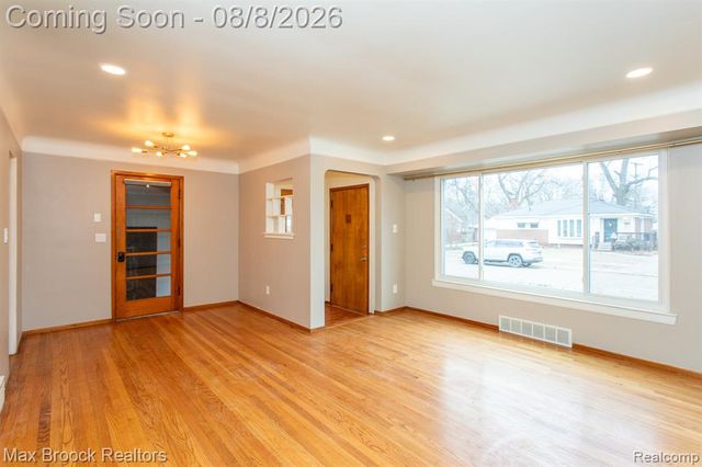 8501 Northfield Boulevard, Oak Park, MI 48237