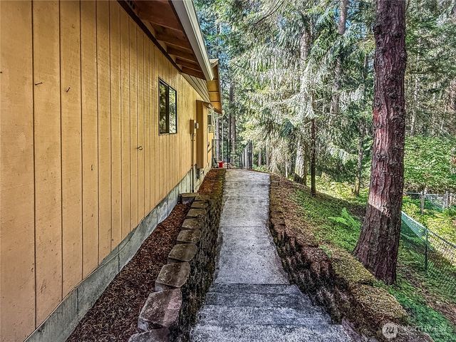 7947 Dunlin Court SE, Olympia, WA 98513
