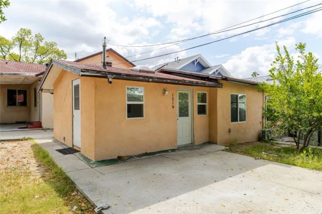 1221 Wesley Avenue, Pasadena, CA 91104