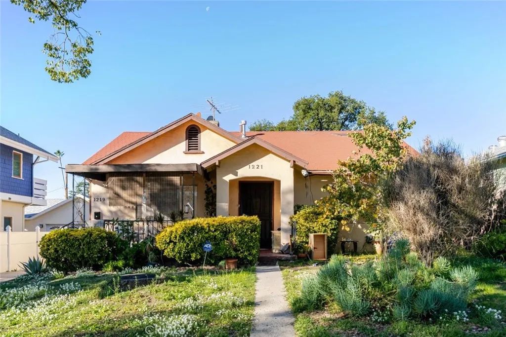 1221 Wesley Avenue, Pasadena, CA 91104