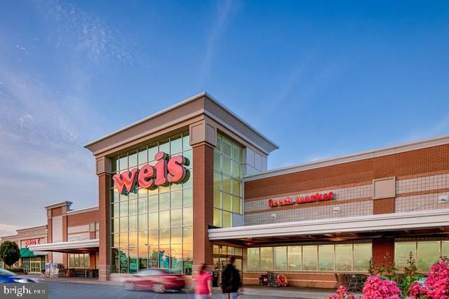 203 TAFT AVE, Ranson, WV 25438