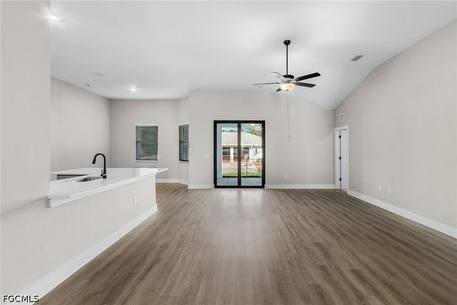 1524 SW 29th ST, Cape Coral, FL 33914