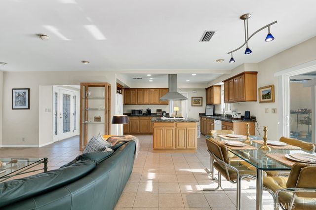 10037 Louise, Northridge, CA 91325