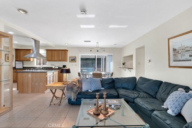 10037 Louise, Northridge, CA 91325