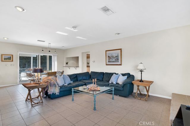 10037 Louise, Northridge, CA 91325