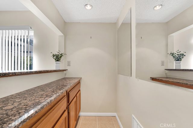 10037 Louise, Northridge, CA 91325