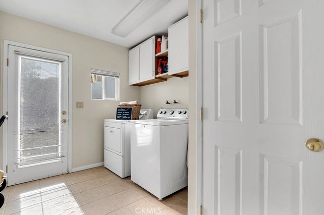 10037 Louise, Northridge, CA 91325