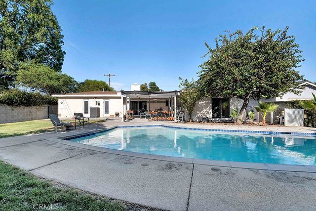 10037 Louise, Northridge, CA 91325