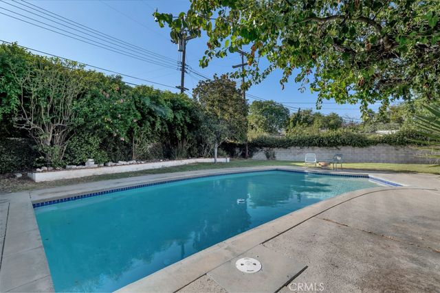 10037 Louise, Northridge, CA 91325
