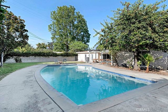 10037 Louise, Northridge, CA 91325