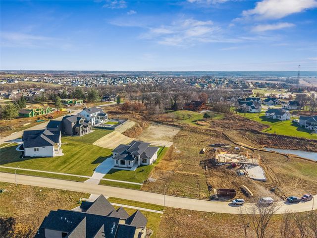 9606 Treehaven Drive, West Des Moines, IA 50266