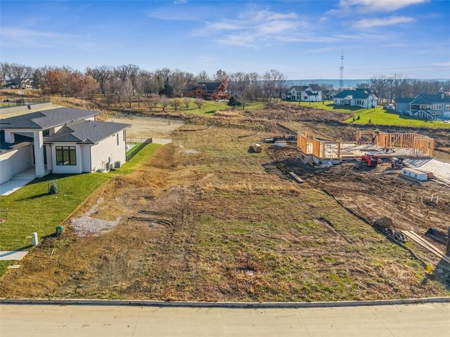 9606 Treehaven Drive, West Des Moines, IA 50266