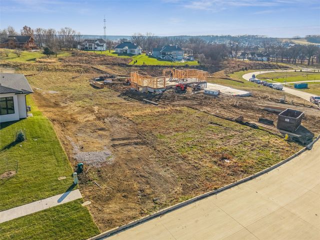 9606 Treehaven Drive, West Des Moines, IA 50266