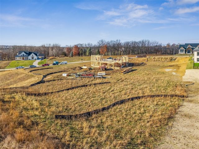 9606 Treehaven Drive, West Des Moines, IA 50266