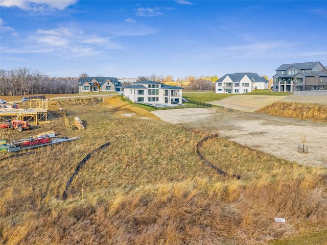 9606 Treehaven Drive, West Des Moines, IA 50266