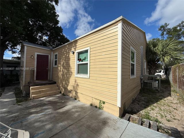 816 5th St, West Palm Beach, FL 33401