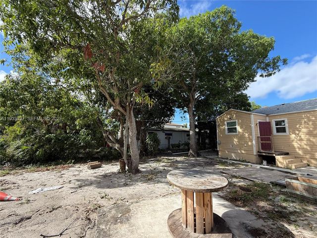 816 5th St, West Palm Beach, FL 33401