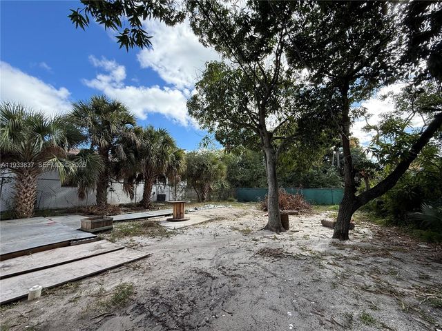 816 5th St, West Palm Beach, FL 33401