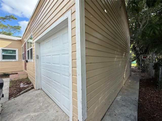 816 5th St, West Palm Beach, FL 33401