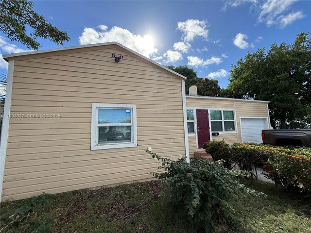 816 5th St, West Palm Beach, FL 33401