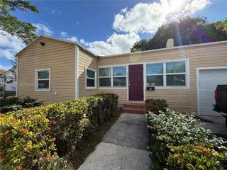 816 5th St, West Palm Beach, FL 33401