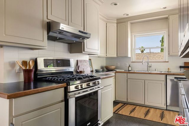 708 N Avenue 53, Los Angeles, CA 90042