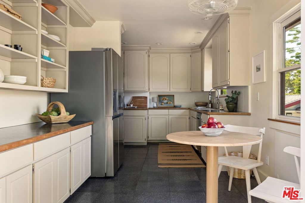Image 17 of property listing at 708 N Avenue 53, Los Angeles, CA 90042