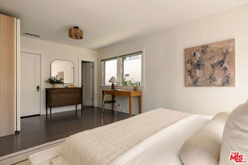 Image 26 of property listing at 708 N Avenue 53, Los Angeles, CA 90042