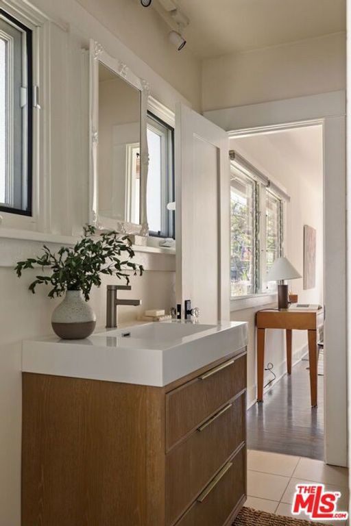 Image 27 of property listing at 708 N Avenue 53, Los Angeles, CA 90042