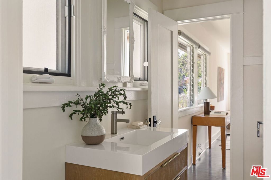 Image 28 of property listing at 708 N Avenue 53, Los Angeles, CA 90042