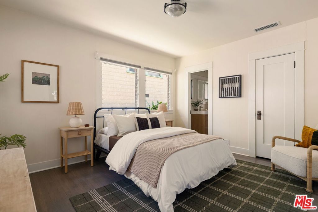 Image 31 of property listing at 708 N Avenue 53, Los Angeles, CA 90042