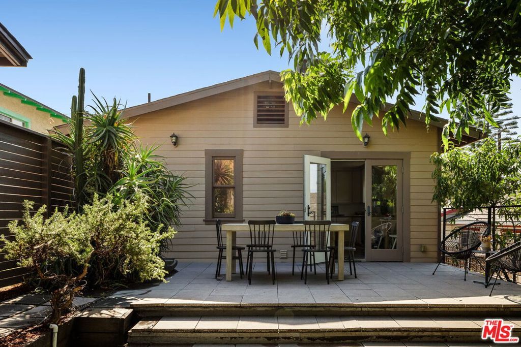 Image 40 of property listing at 708 N Avenue 53, Los Angeles, CA 90042