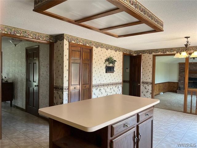 36 Shadyside Lane, Lancaster, NY 14086