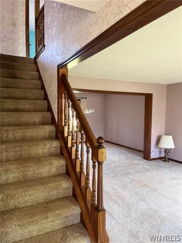 36 Shadyside Lane, Lancaster, NY 14086