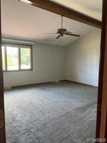 36 Shadyside Lane, Lancaster, NY 14086