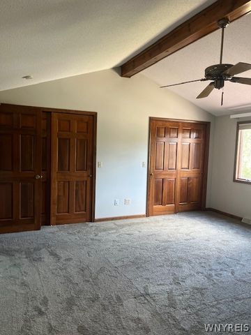 36 Shadyside Lane, Lancaster, NY 14086