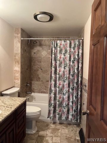 36 Shadyside Lane, Lancaster, NY 14086