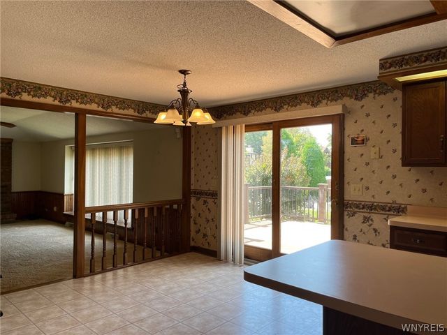 36 Shadyside Lane, Lancaster, NY 14086