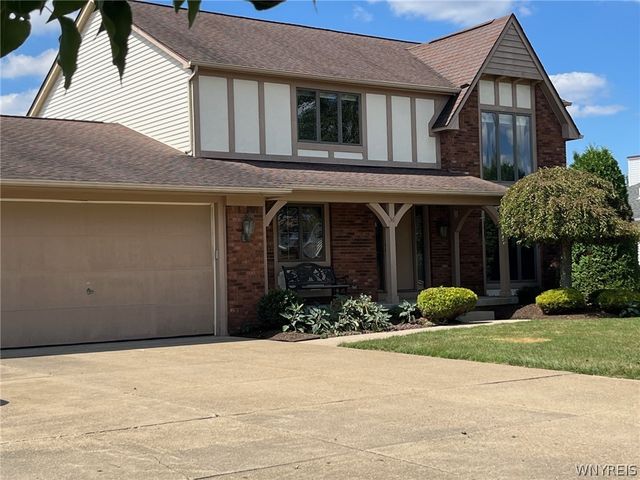 36 Shadyside Lane, Lancaster, NY 14086