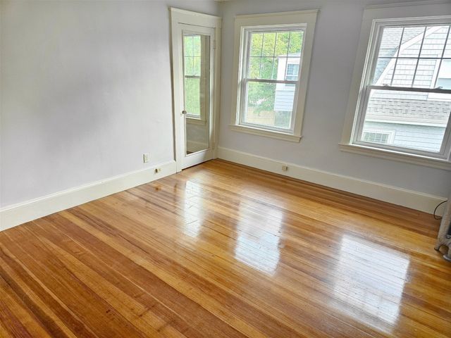 19 Rowe St 2, Newton, MA 02466