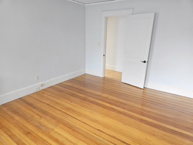 19 Rowe St 2, Newton, MA 02466