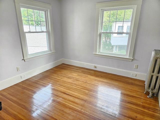 19 Rowe St 2, Newton, MA 02466